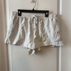 Universal Thread High Waist Cream Shorts